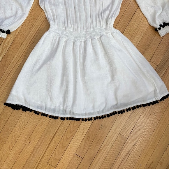 Ontwelfth Boho Off Shoulder Black Pom Pom Trim White Mini Dress Tunic Top Size S - Picture 10 of 12